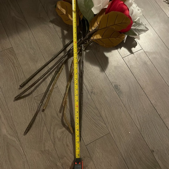 7 XL long stem artificial roses NWOT - Picture 9 of 10